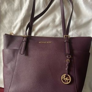 Micheal Kors purse